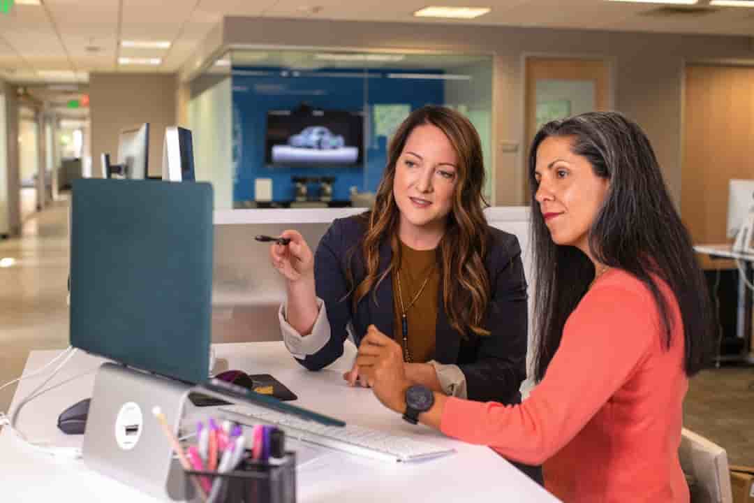 4 Ways Businesses Can Attract & Retain a Multi-Generational Workforce