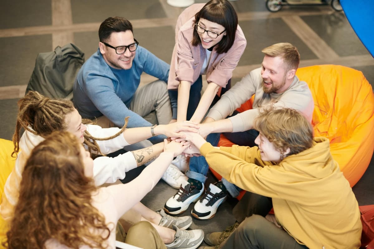 The Rise in ‘Workplace Fawning’ & How It’s Mistaken For Team Spirit